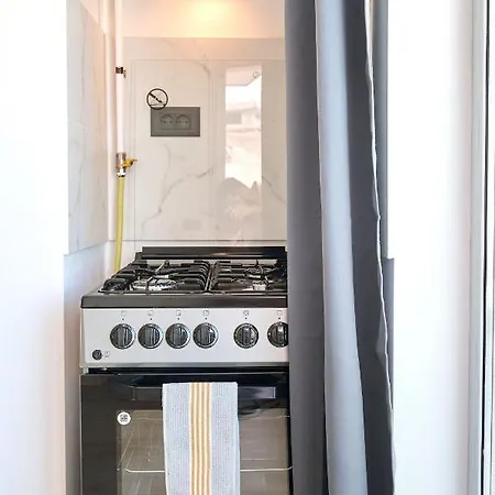 Retro In Infinity Apartment *