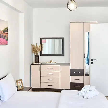 Apartment Retro In Infinity
