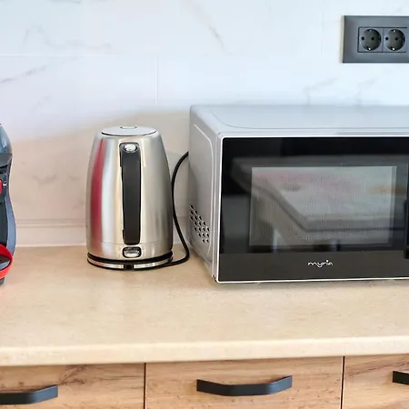 Retro In Infinity * Mamaia