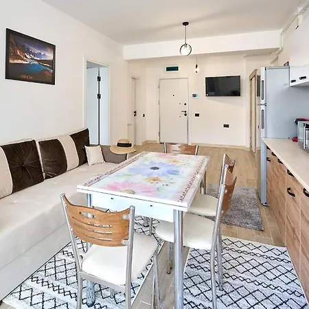 Retro In Infinity Apartment
