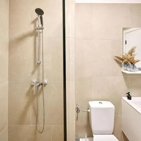 Retro In Infinity Mamaia